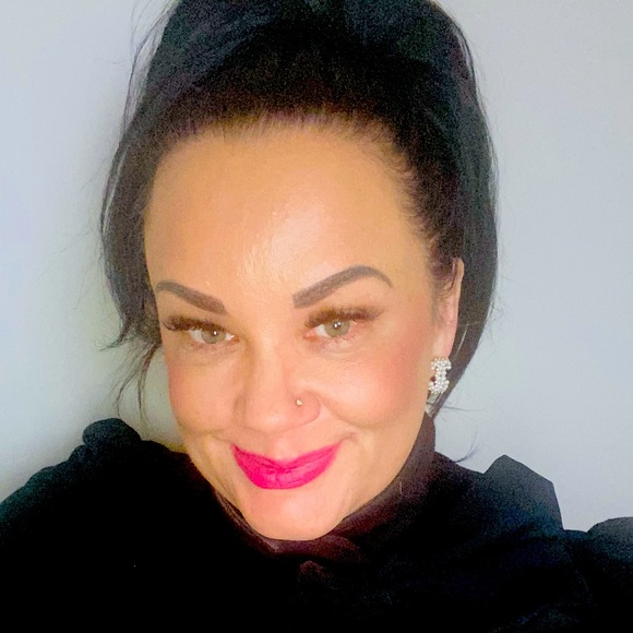 Meet your Posher, Glori - Picture 1 of 1